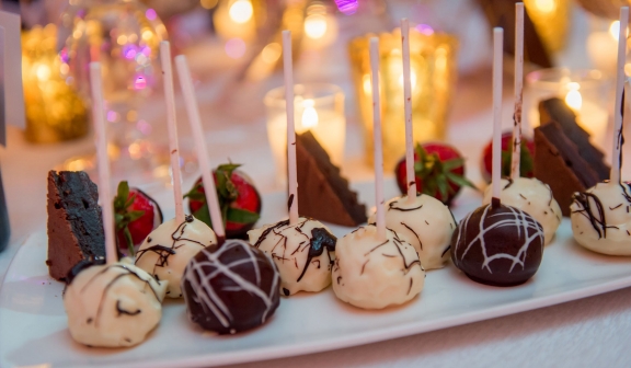 cake pops, chocolate cakes and chocolate covered strawberries